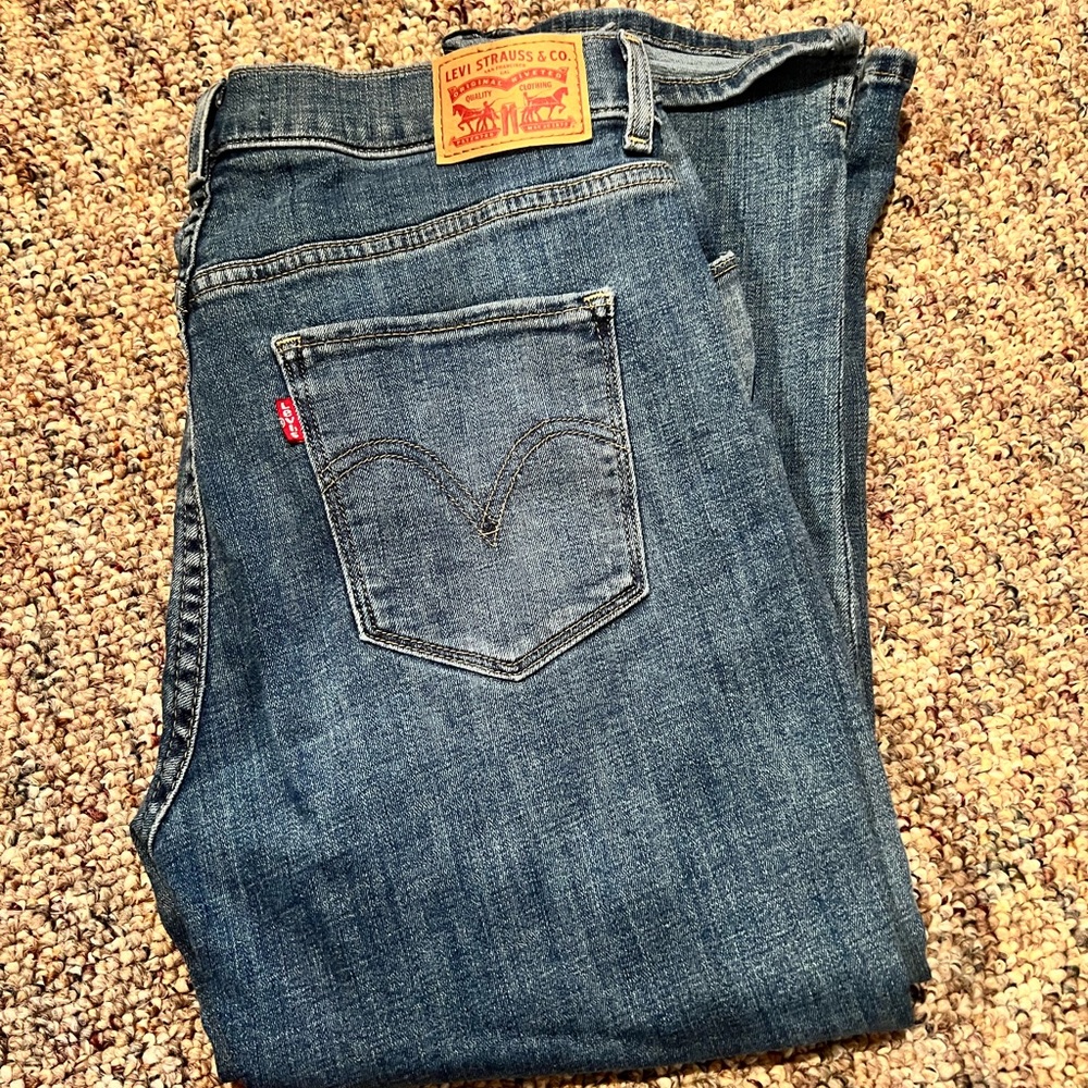 Levi Classic Capri